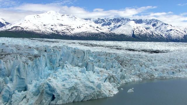 #News: Trump's malevolent #mining plan would open 18.5M acres of #Alaska’s irreplacable Arctic wilderness to oil drilling—the result: permanent destruction to #wildlife people and #climate. #ClimateChange #HumanRights 🚫🔥 @palmoildetect https://www.ehn.org/trump-moves-to-open-protected-arctic-lands-in-alaska-to-oil-drilling?utm_source=mastodon&utm_medium=Palm+Oil+Detectives&utm_campaign=publer
